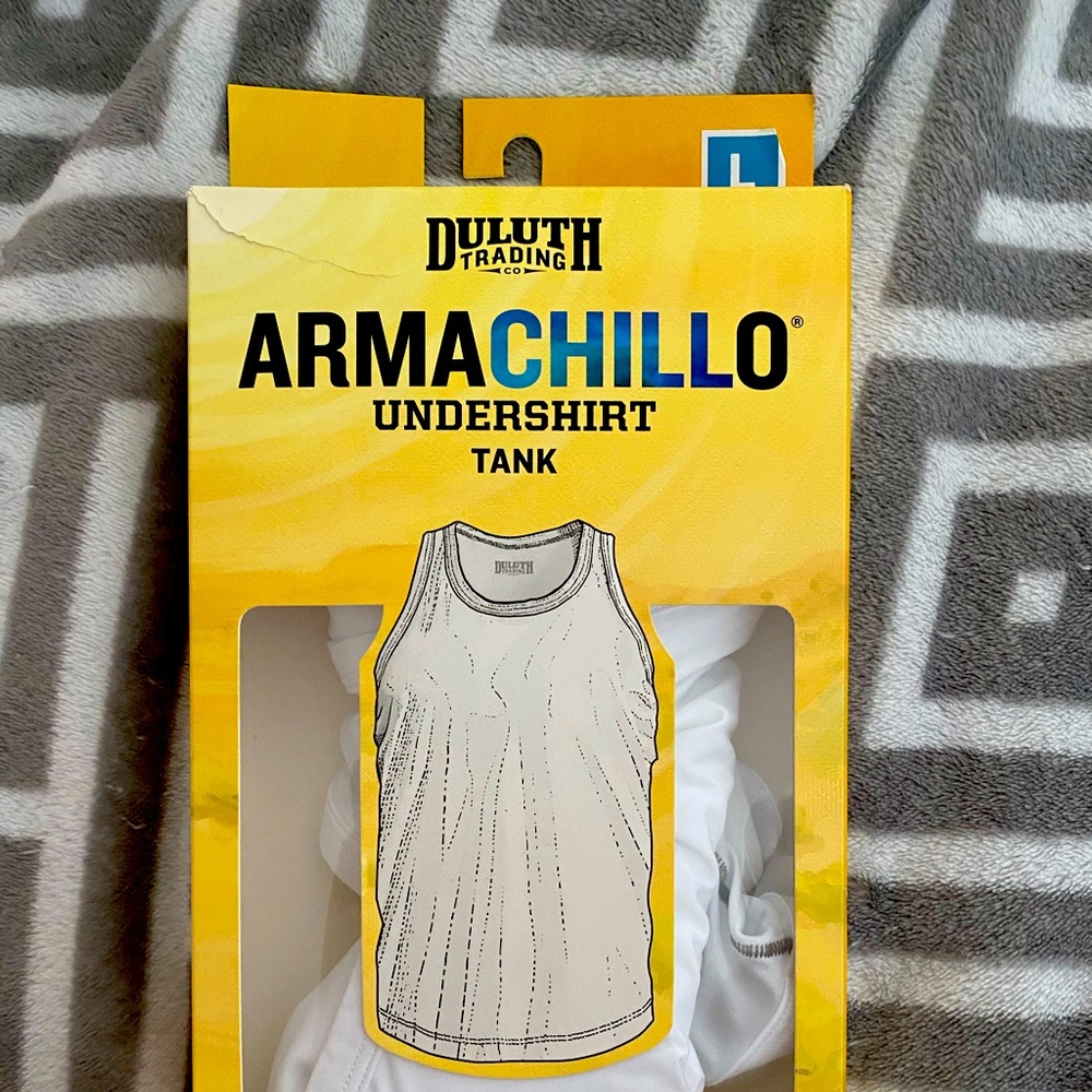 Men’s armachillo tank, size large, color white